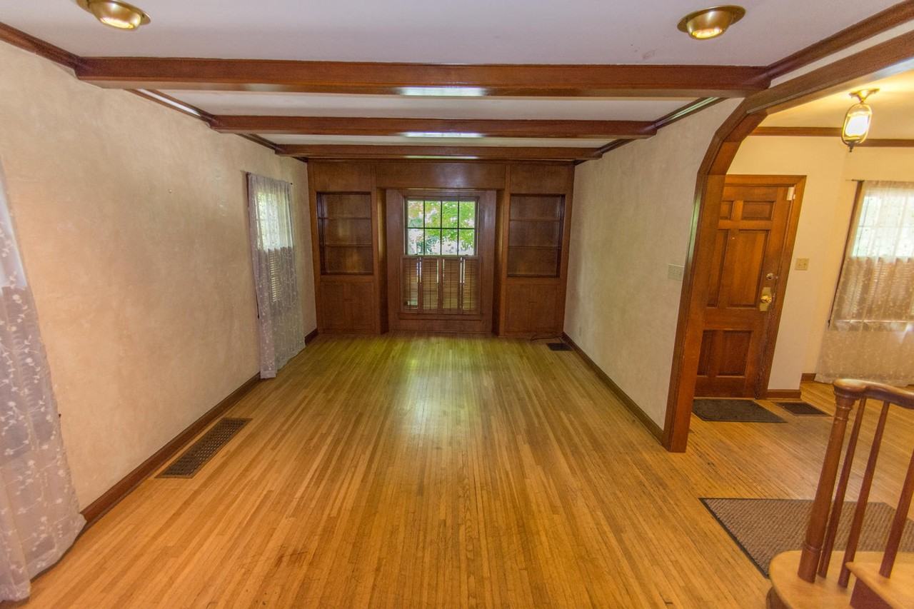 321 S Eastside Dr - Photo 6 of 50