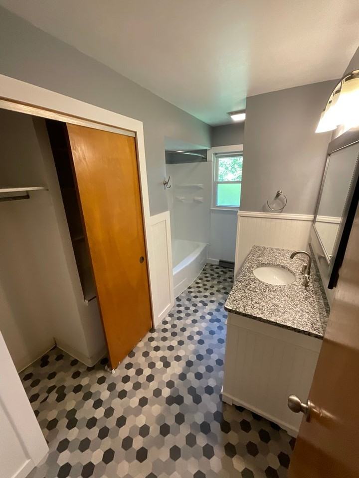 1900 E Hillside Dr - Photo 7 of 23