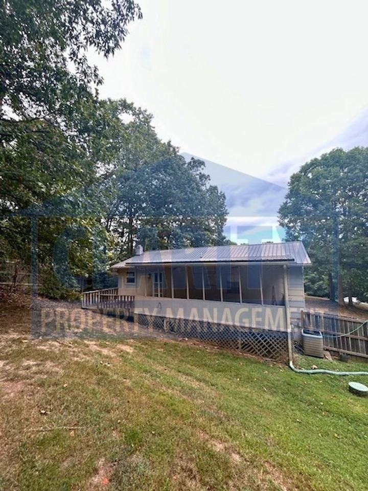 224 Peach Tree Cir Ne - Photo 2 of 27