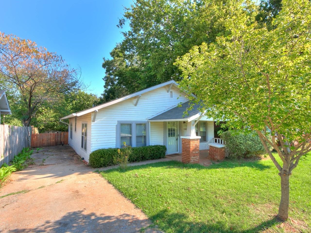 1535 Nw 40th St - Photo 3 of 50