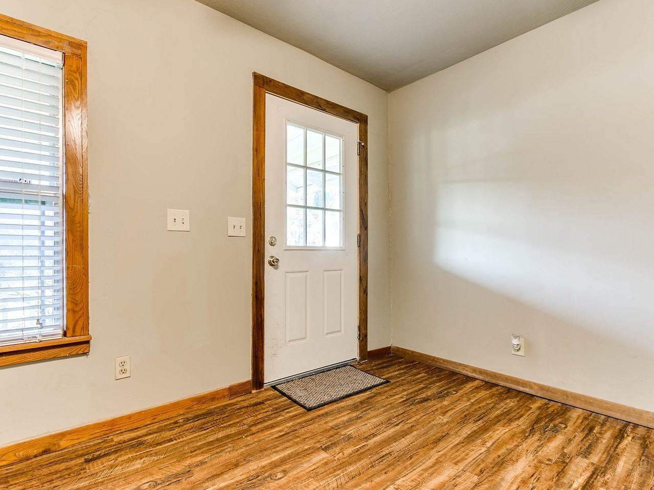 1535 Nw 40th St - Photo 5 of 50
