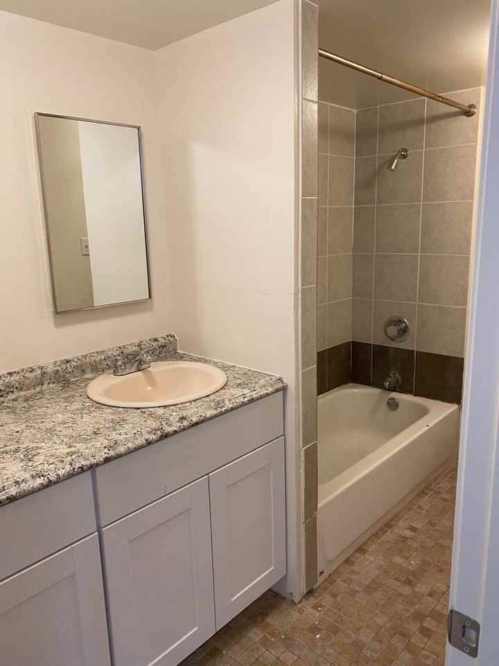 190 Griswold Ct #A - Photo 5 of 8