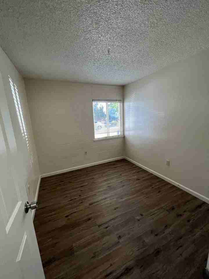 190 Griswold Ct #A - Photo 6 of 8