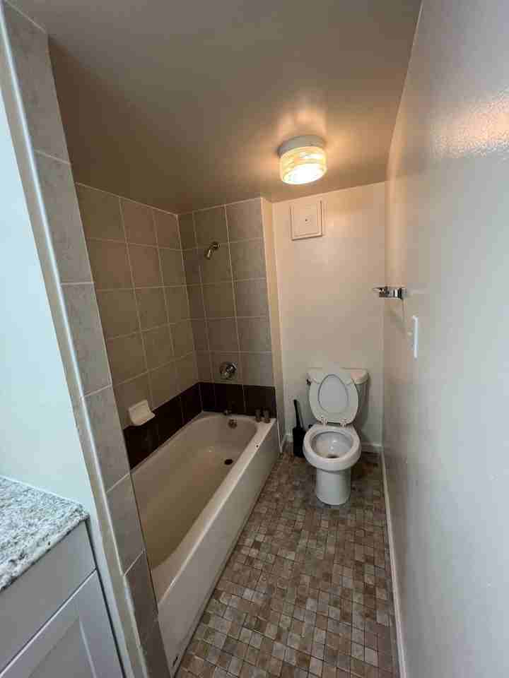 190 Griswold Ct #A - Photo 7 of 8