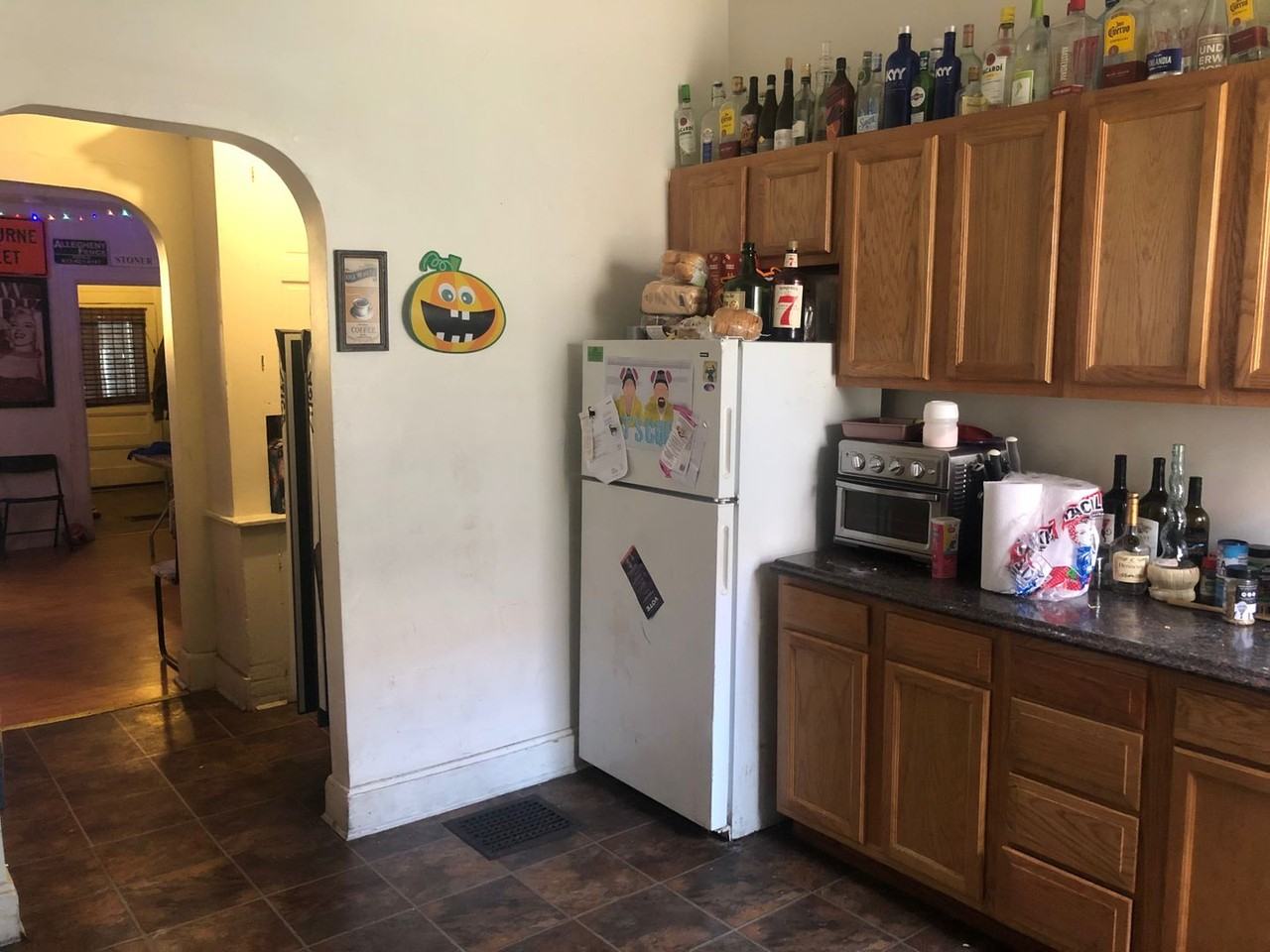 166 Robinson St - Photo 3 of 19