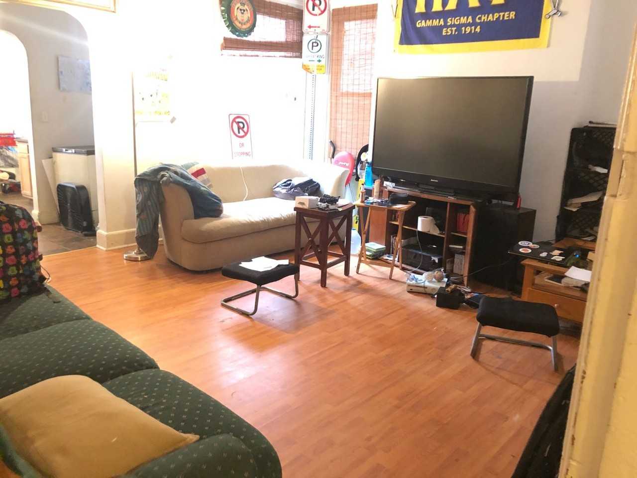 166 Robinson St - Photo 4 of 19
