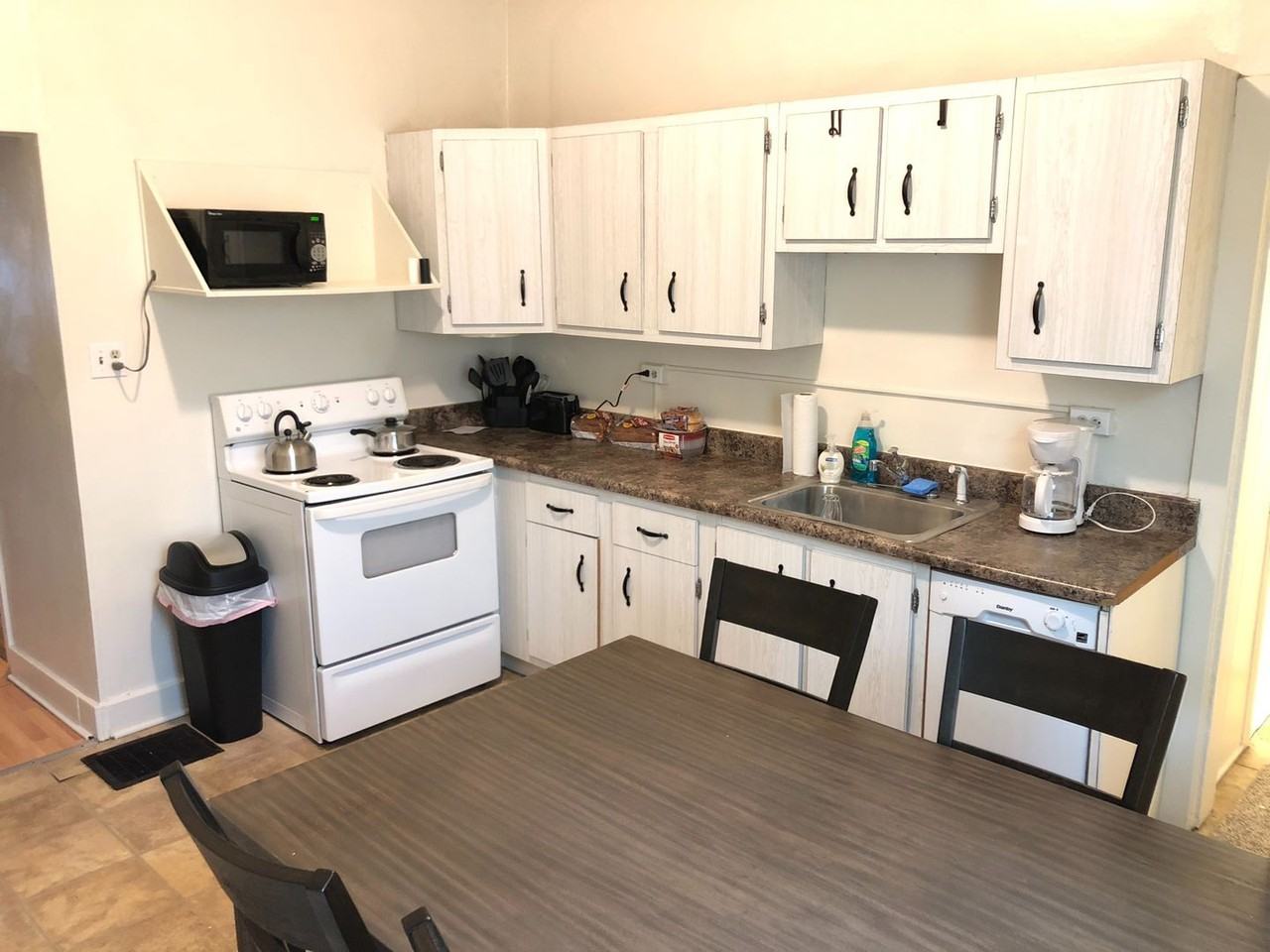 332 Ophelia St - Photo 3 of 18