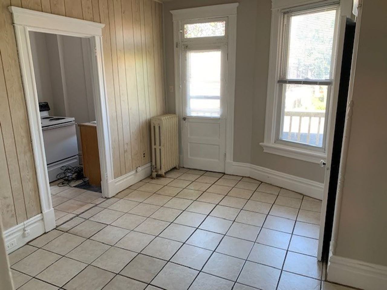 224 Emerald St - Photo 2 of 16