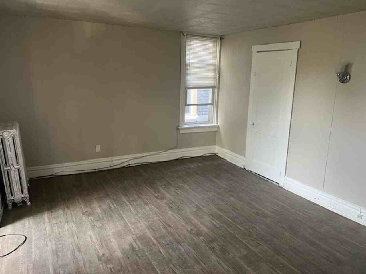 224 Emerald St - Photo 3 of 16