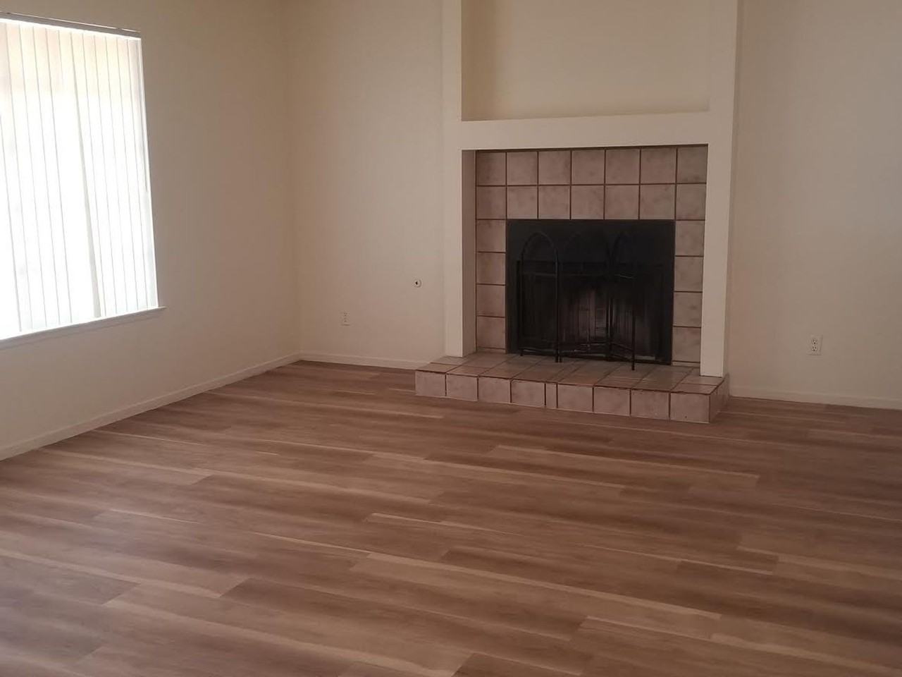 3309 Miramar Dr - Photo 2 of 11