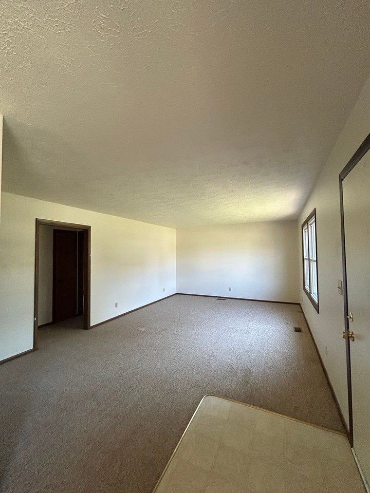 3741 N 250 W - Photo 3 of 9