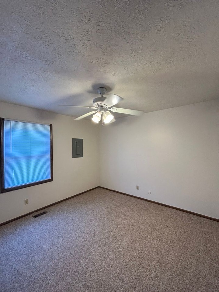3741 N 250 W - Photo 5 of 9