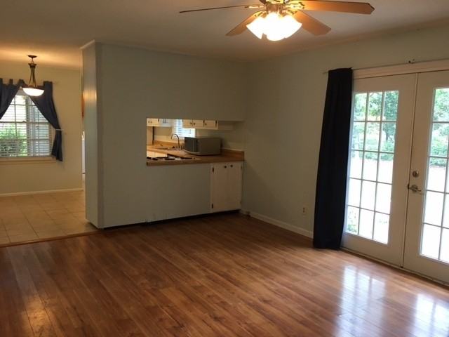 1111 Gornto Rd - Photo 2 of 12