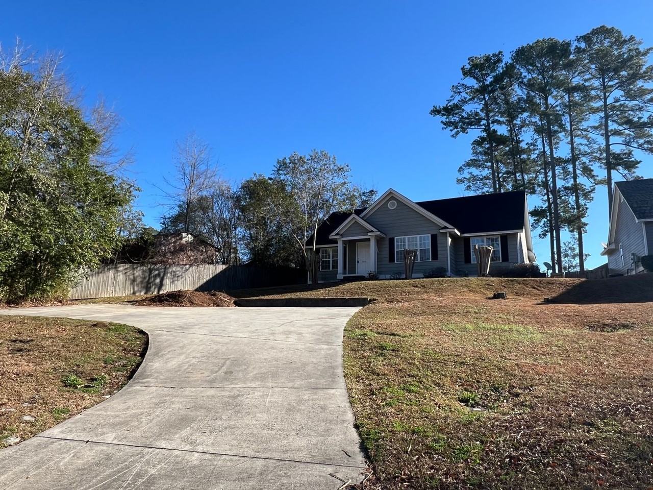 1698 Springhill Dr - Photo 2 of 14