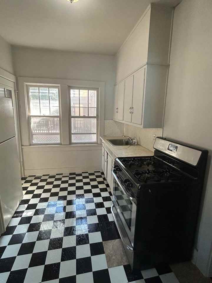 3721 S Harrison St - Photo 3 of 6