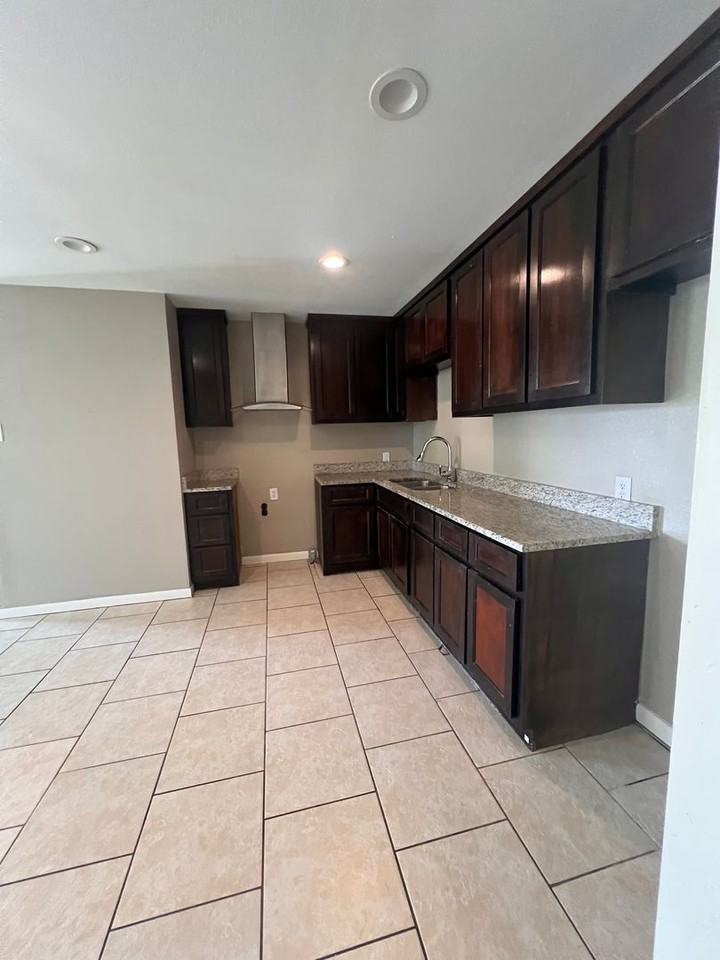 2717 W 5th St - Photo 2 of 17
