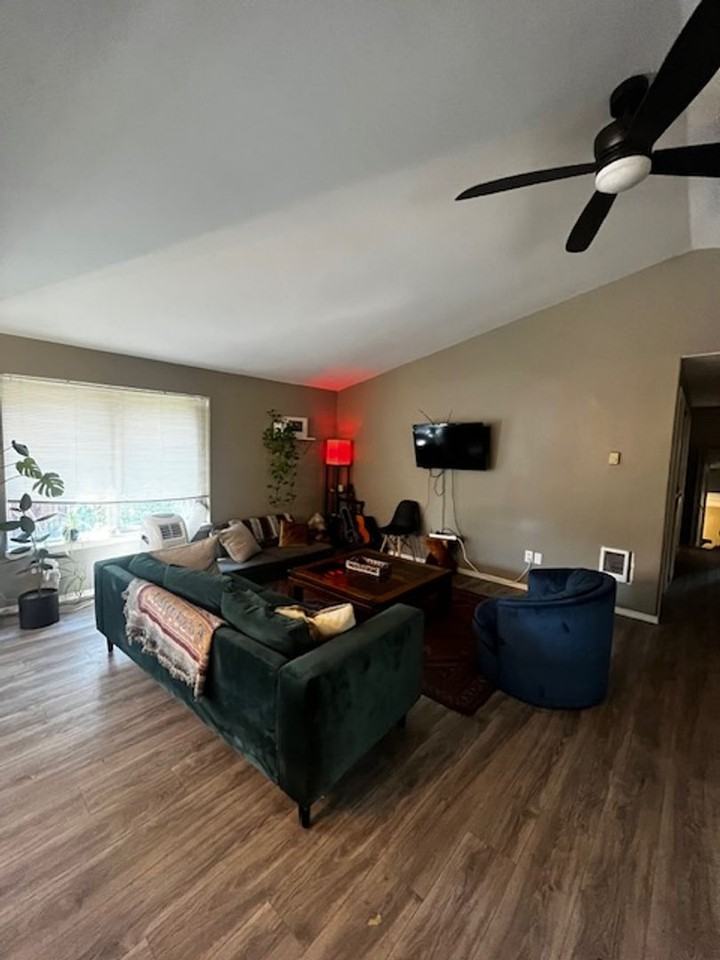 2941 Ne Saber Dr - Photo 4 of 16