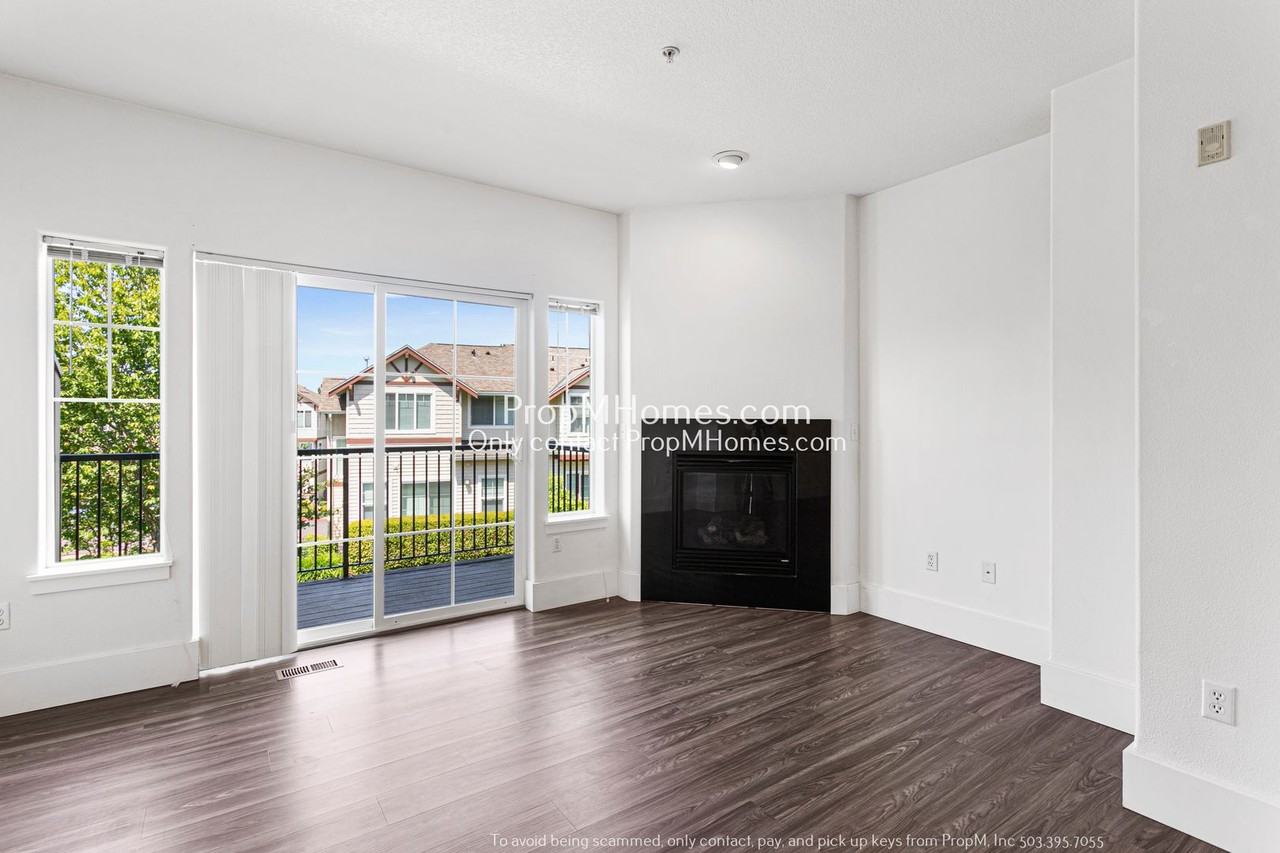 720 Nw 118th Ave #102 - Photo 2 of 24