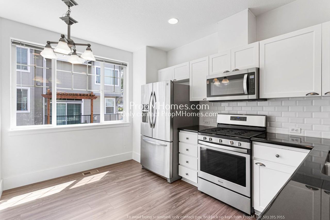 720 Nw 118th Ave #102 - Photo 7 of 24