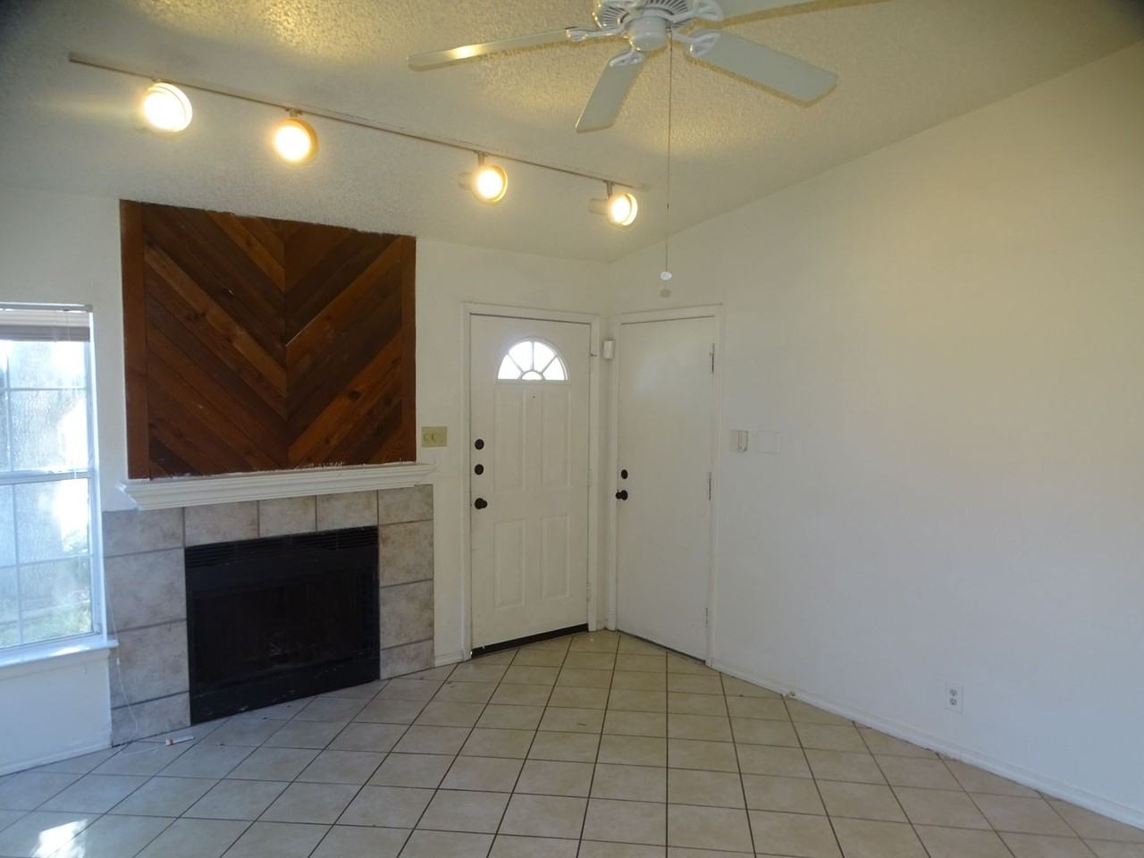 9819 Valley Villa - Photo 3 of 32
