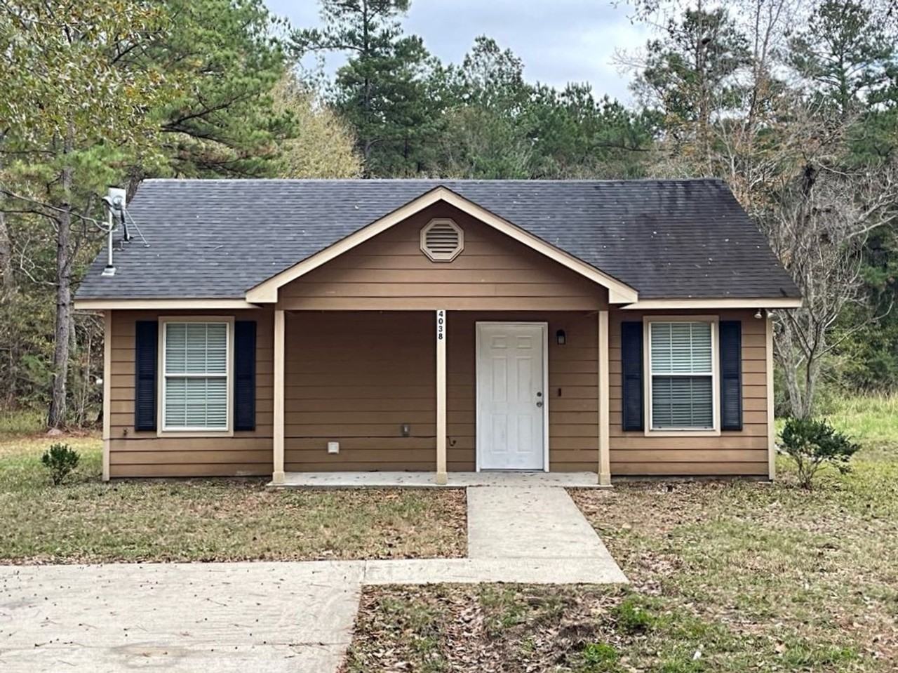 4038 Freddies Ln - Photo 2 of 18