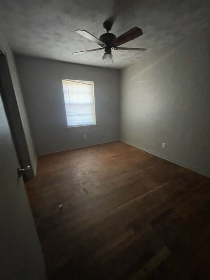 144 Anthony St - Photo 5 of 16