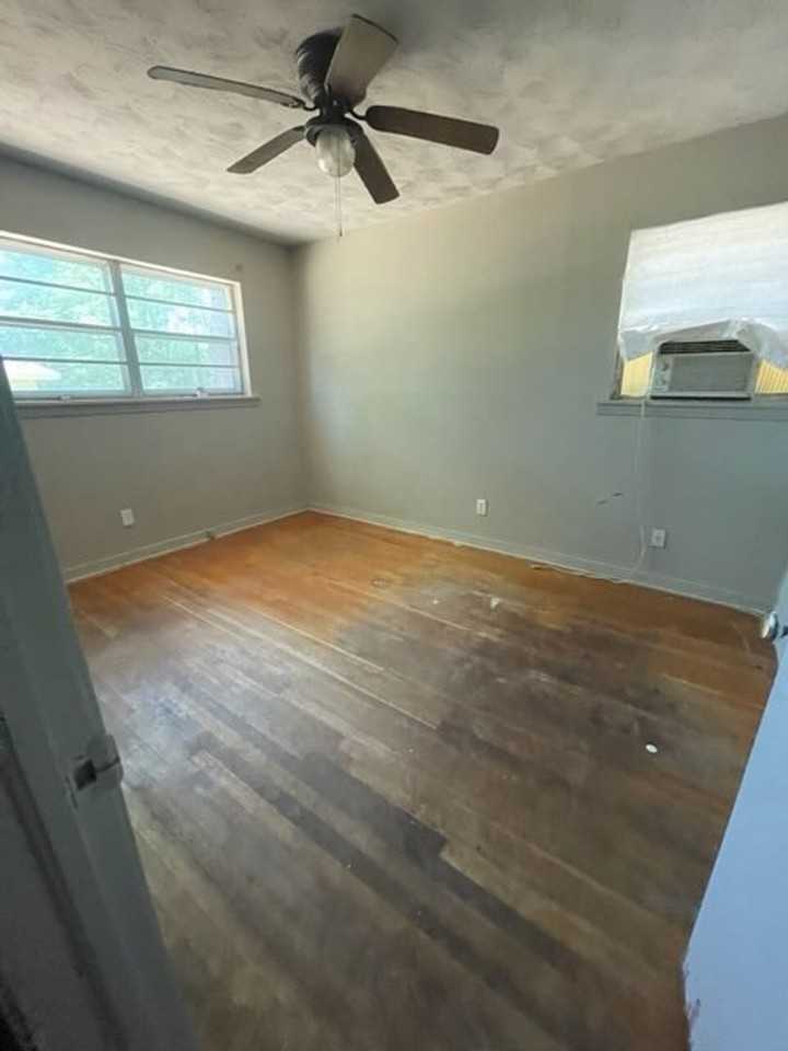 144 Anthony St - Photo 7 of 16