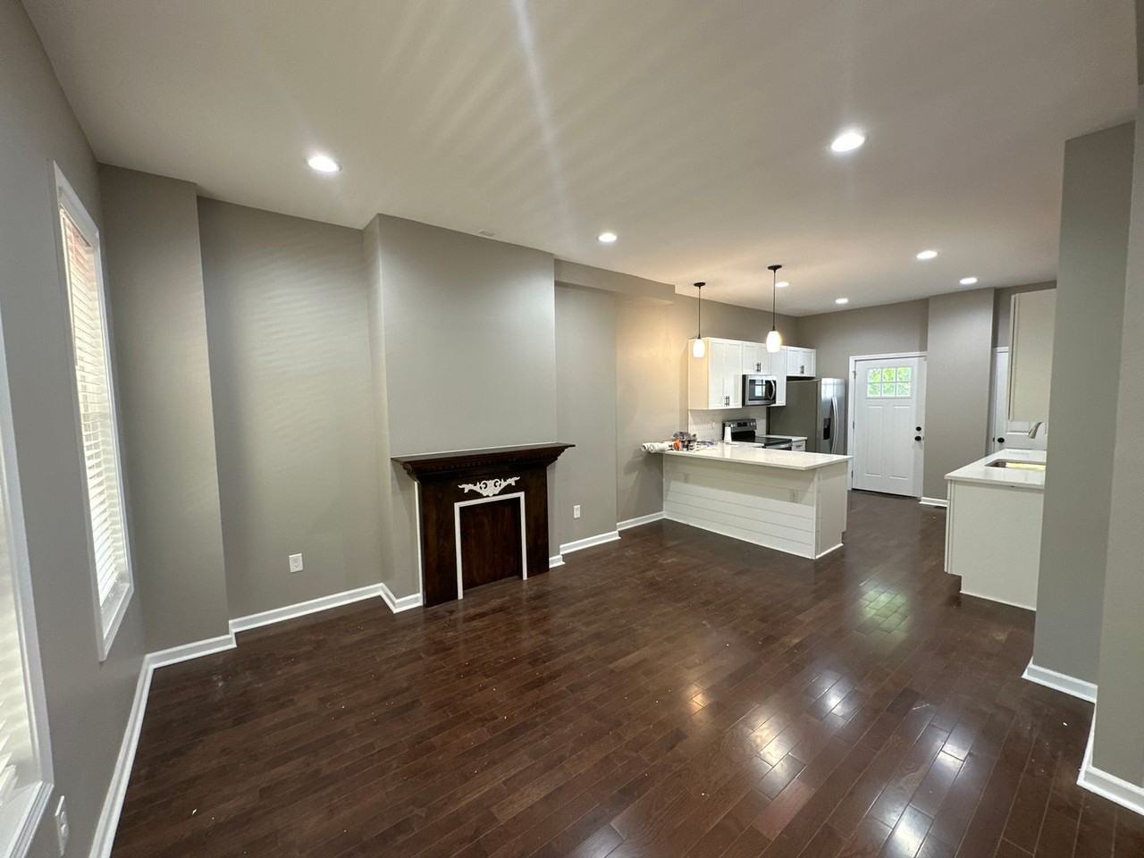 64 W Blake Ave - Photo 2 of 13