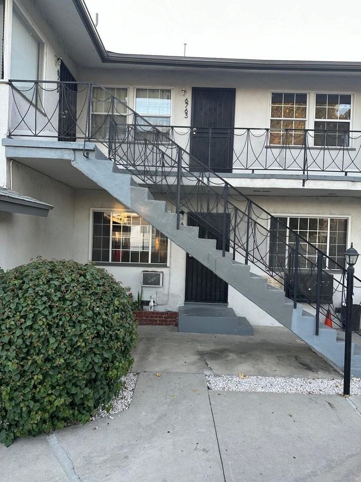 6759 Atoll Ave - Photo 3 of 29