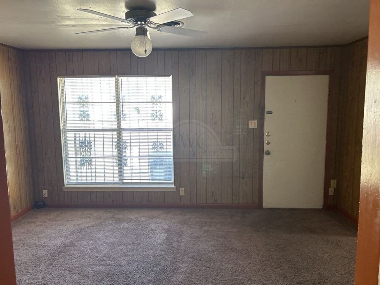 906 Jefferis Ave - Photo 2 of 20