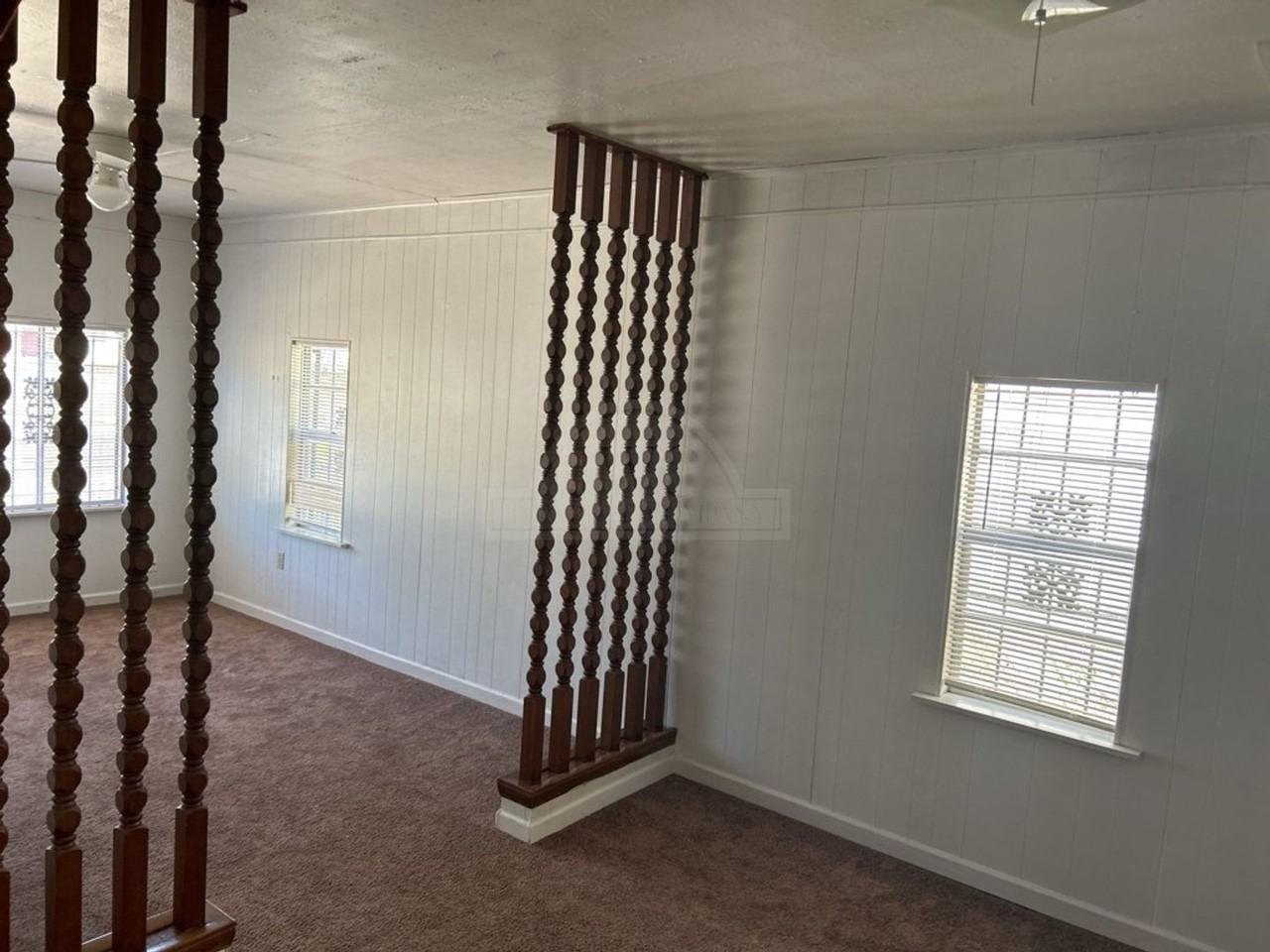 906 Jefferis Ave - Photo 3 of 20