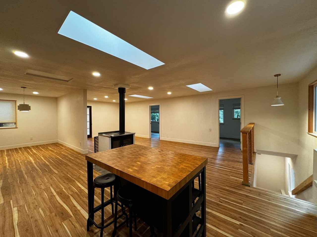 72 California - Photo 6 of 31