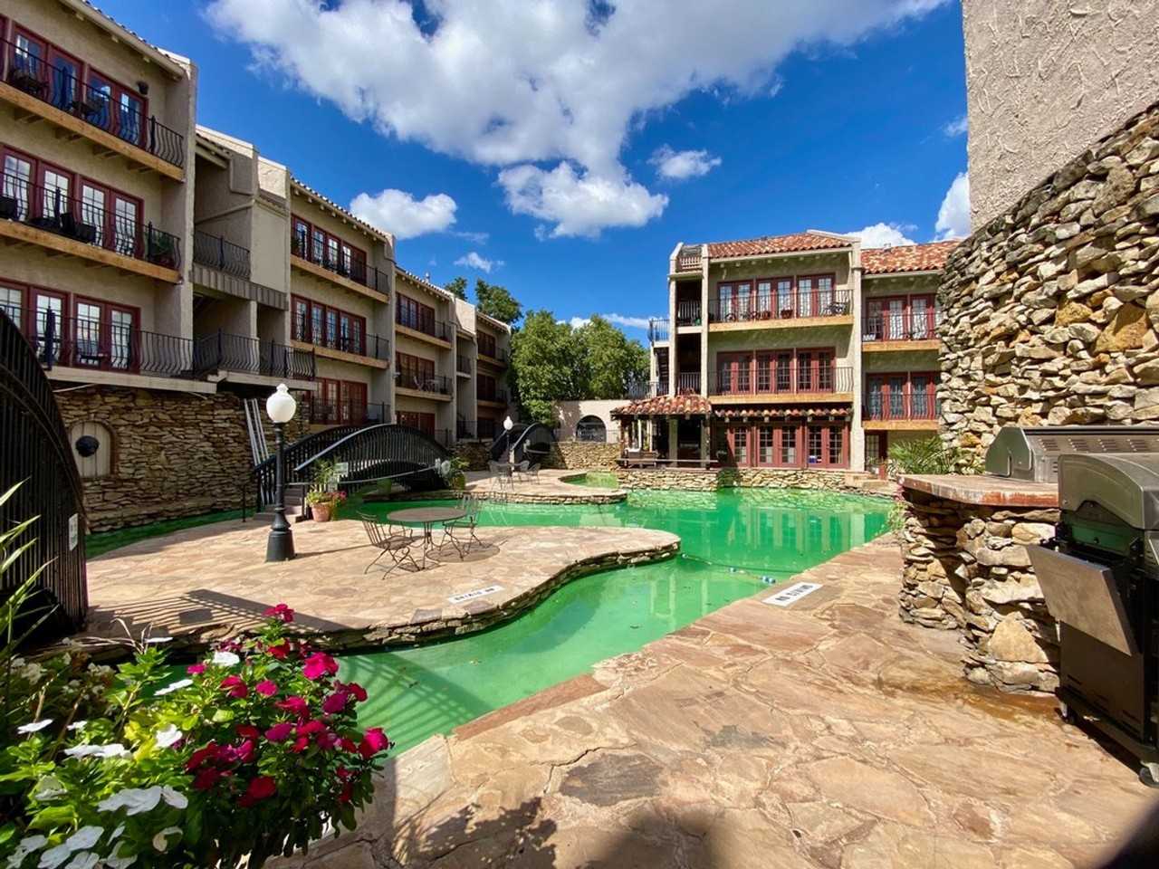 1111 W 46th St - Photo 2 of 16