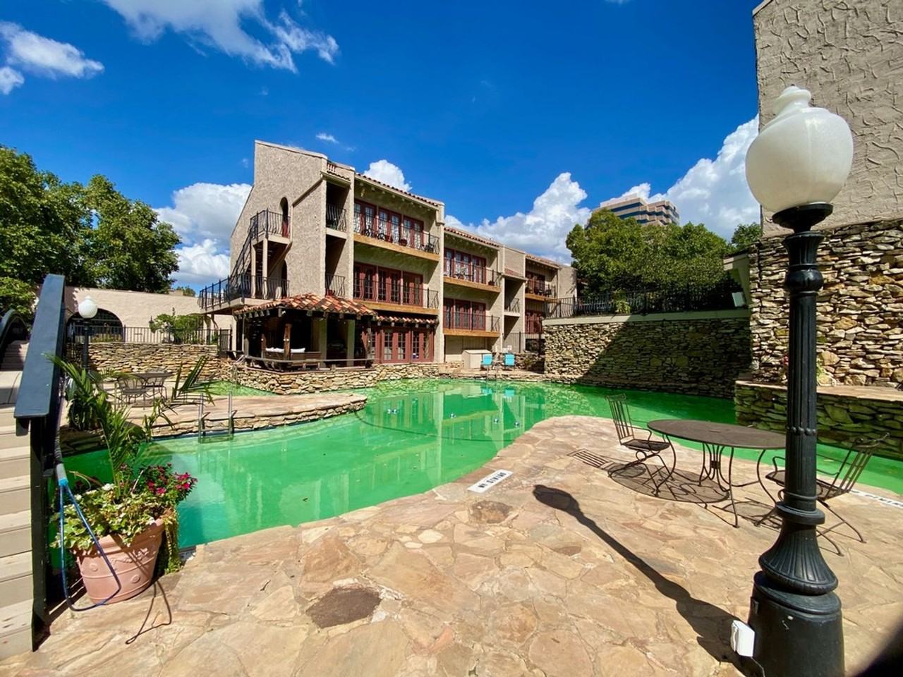 1111 W 46th St - Photo 4 of 16