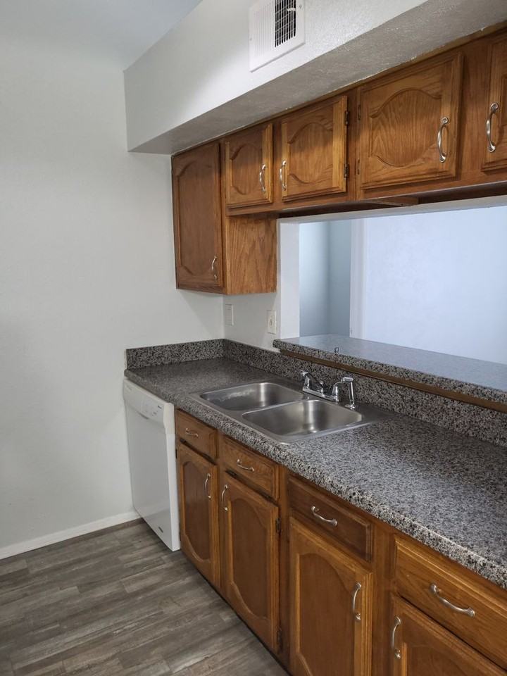 2332 Sunflower Dr - Photo 3 of 19