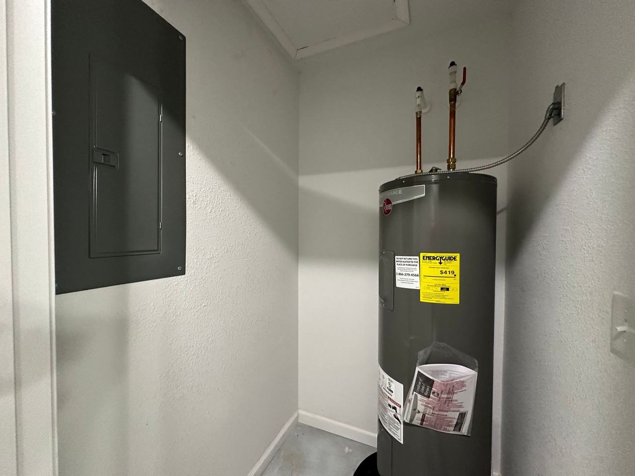 105 Evergreen Pl - Photo 2 of 7