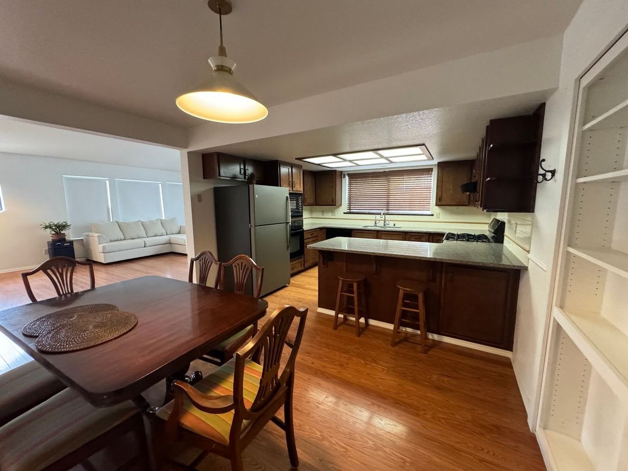 1676 Golddust Dr - Photo 4 of 28