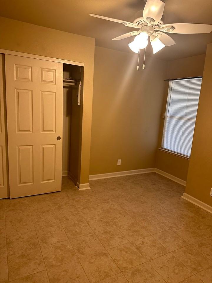 1163 E Springer Dr - Photo 2 of 11