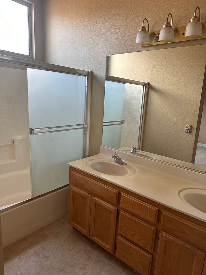 1163 E Springer Dr - Photo 3 of 11