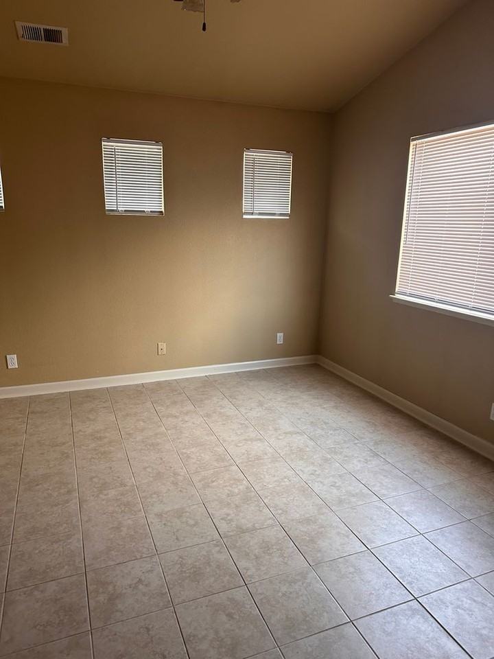 1163 E Springer Dr - Photo 4 of 11