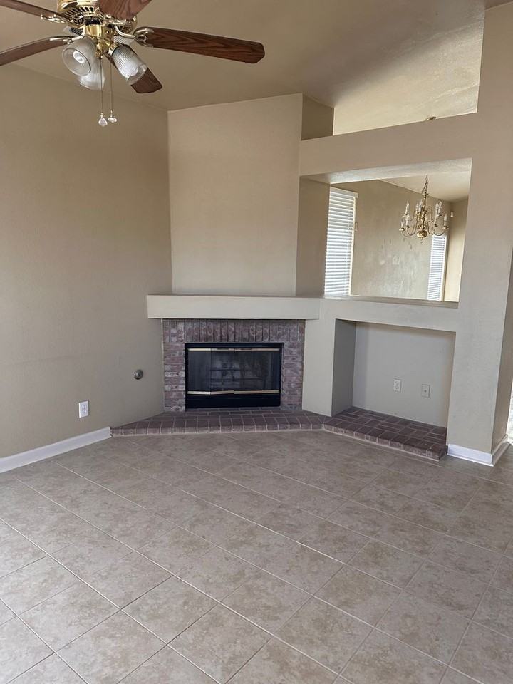 1163 E Springer Dr - Photo 5 of 11
