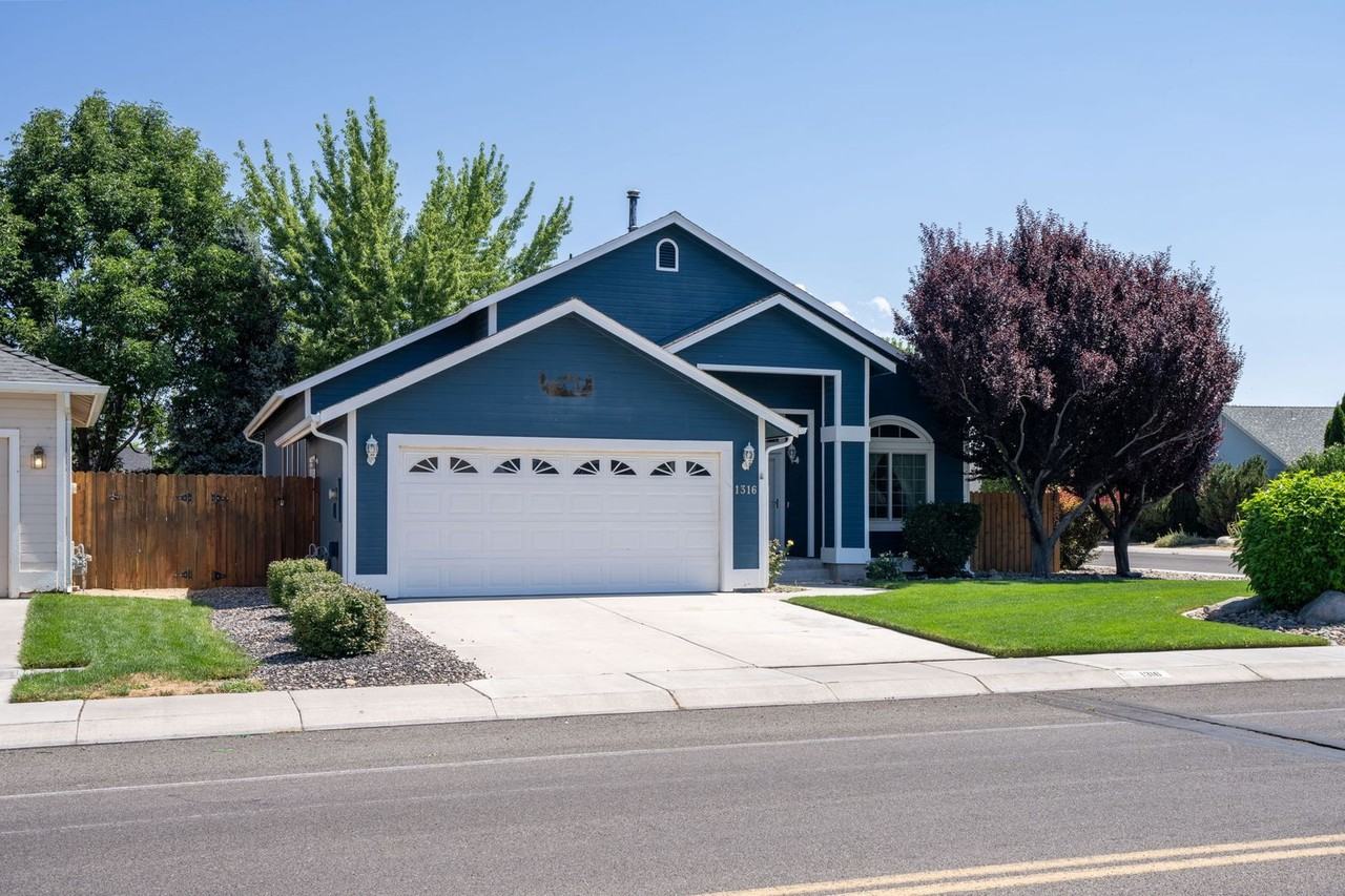 1316 Chichester Dr - Photo 2 of 44