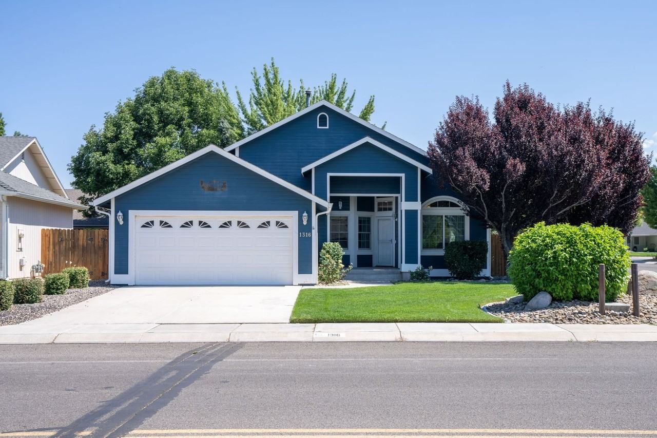 1316 Chichester Dr - Photo 3 of 44