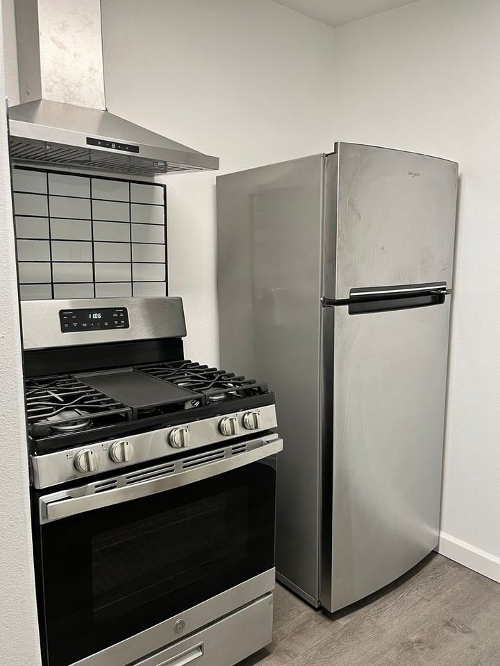 202 Lewiston Ave - Photo 3 of 6