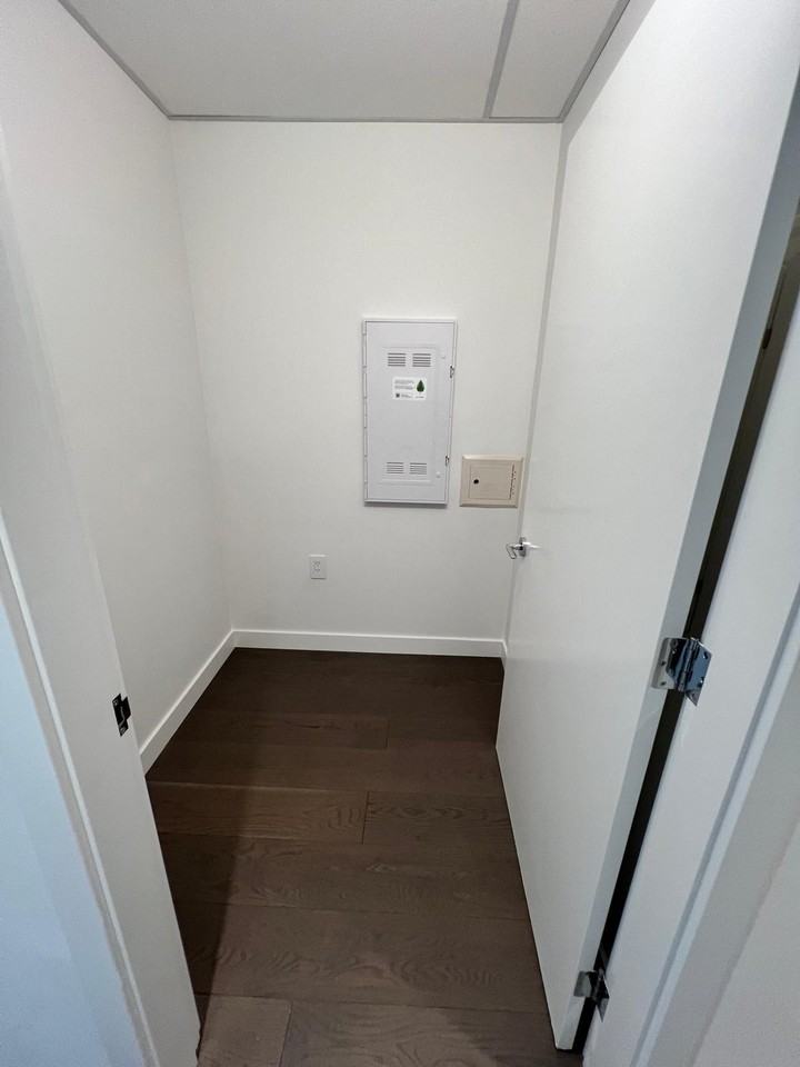 5168 Cambie Street - Photo 6 of 7