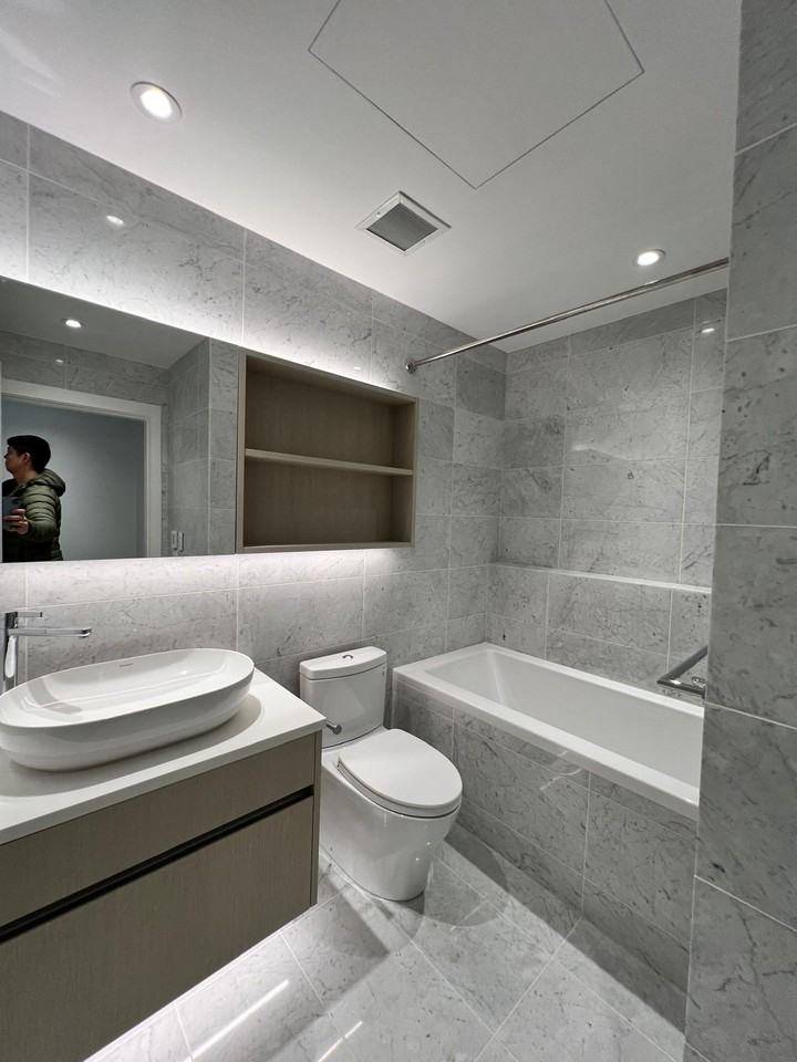 5168 Cambie Street - Photo 4 of 7