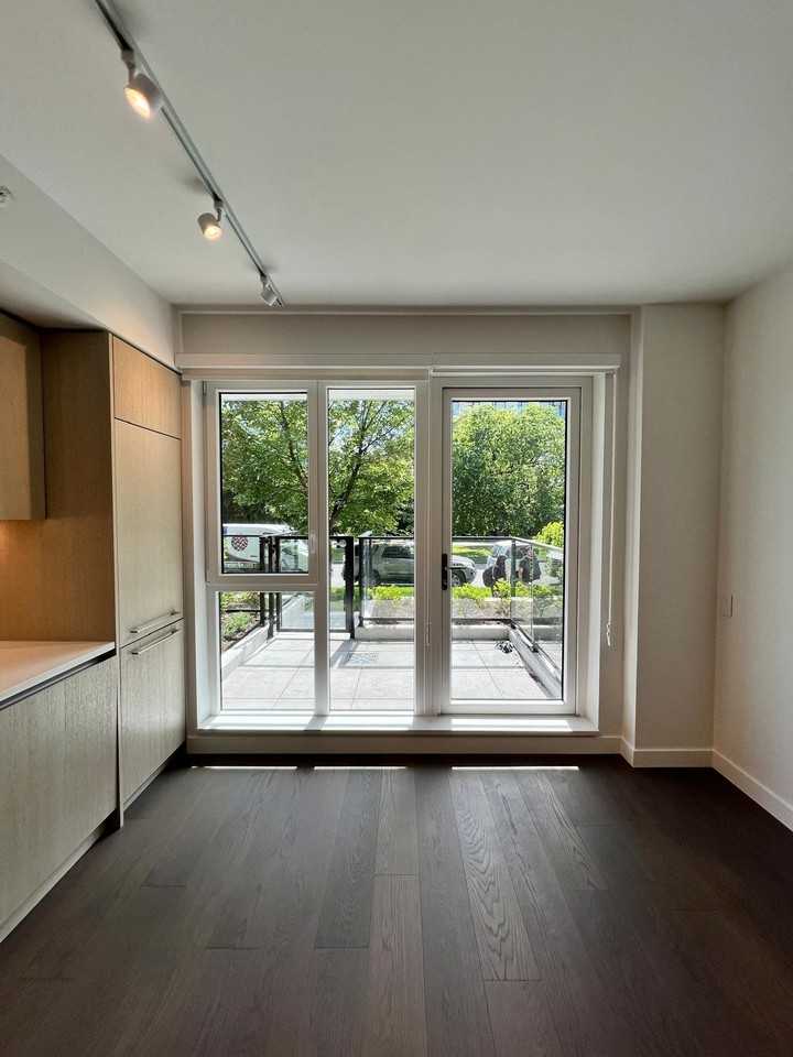 5168 Cambie Street - Photo 3 of 7