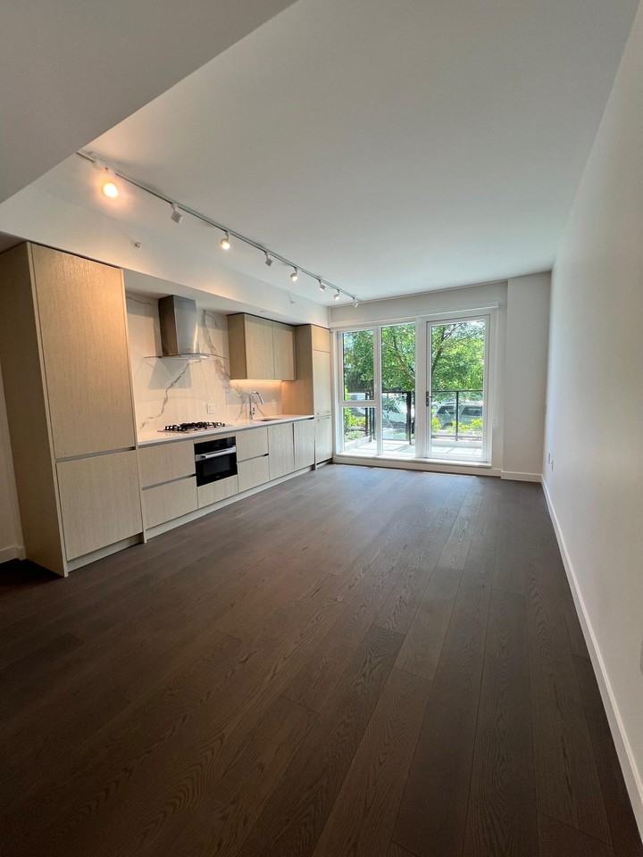 5168 Cambie Street - Photo 2 of 7