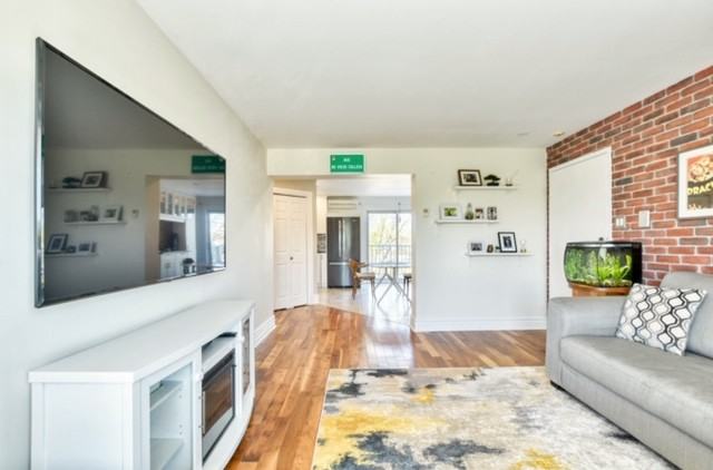 1301 Chemin du Bord-de-l'Eau #7 - Photo 3 of 18