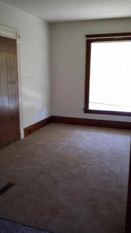 916 Vine St - Photo 2 of 9